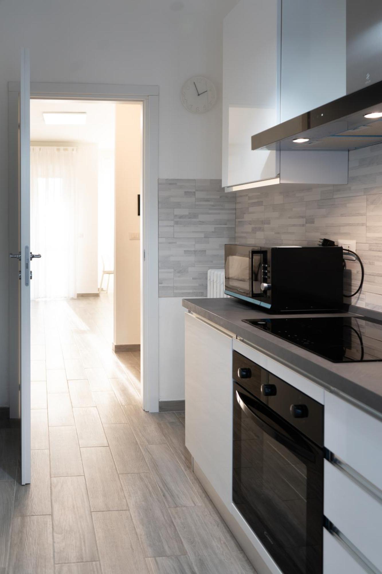 Appartamento 10min Rhofiera & Sansiro - 5min Metro - Ac - Freeparking Milano